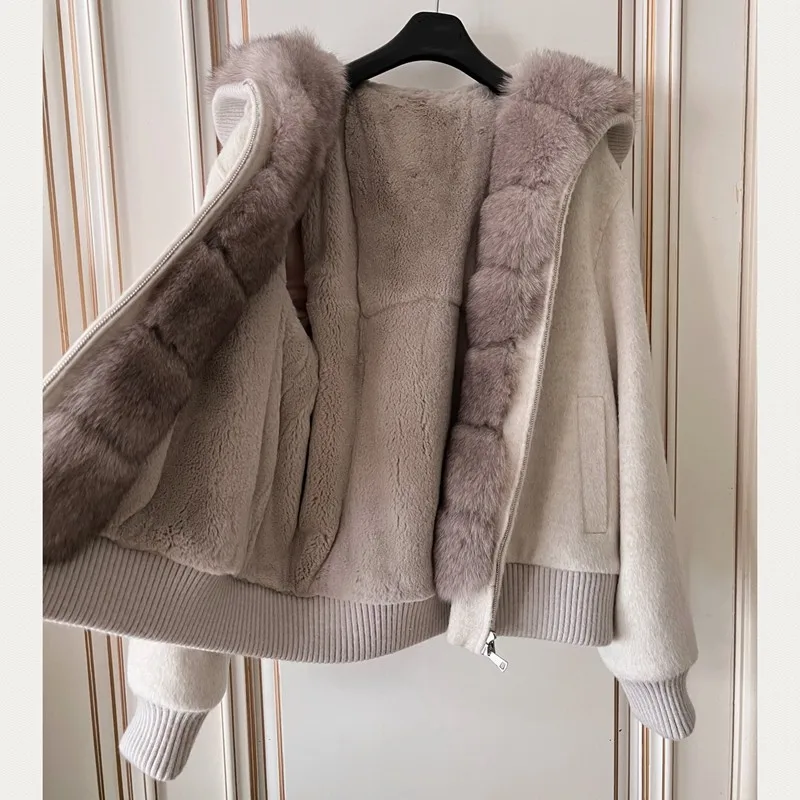 2026 Women's Cashmere Fur Coat Fox Otter Rabbit Fur Outerwear Elegant Warmth Fashionable Winter Coat