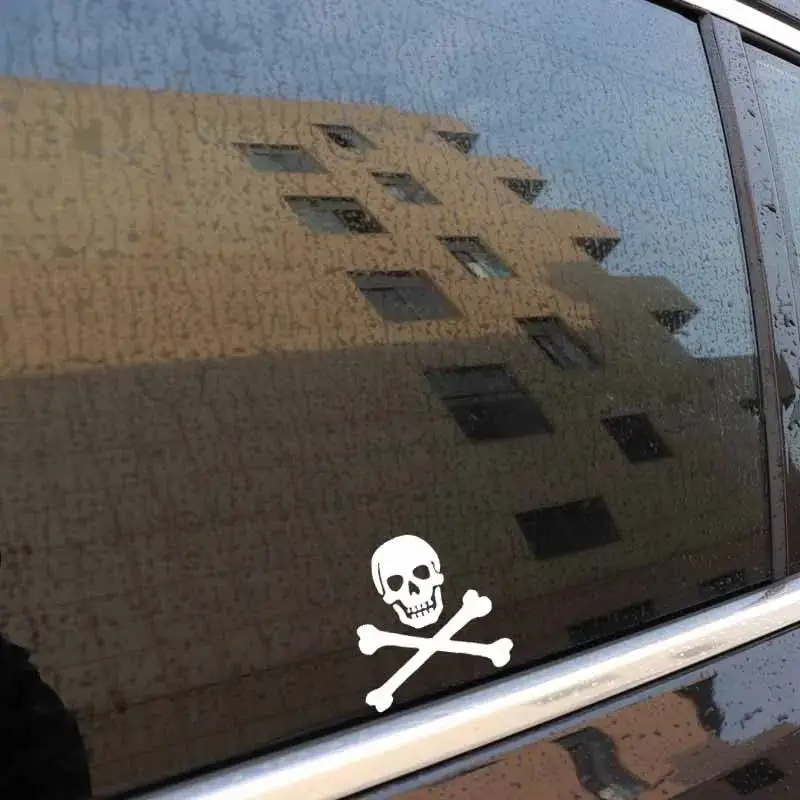 

1 шт. наклейка с рисунком черепа и скрещенных костей (белая) - водонепроницаемая виниловая наклейка для декоративного окна автомобиля, ноутбука