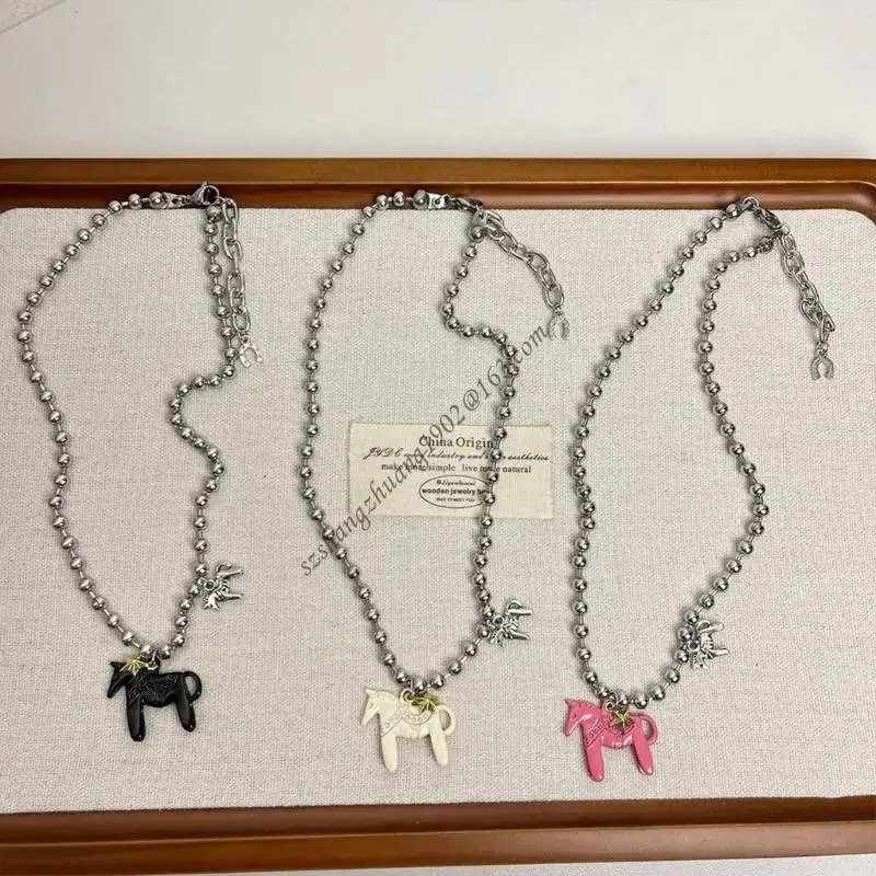 Q6RB Drip Glaze Foals Pendant Necklace Allergy Resistant Alloy Fashionable Collar Chain Accessory