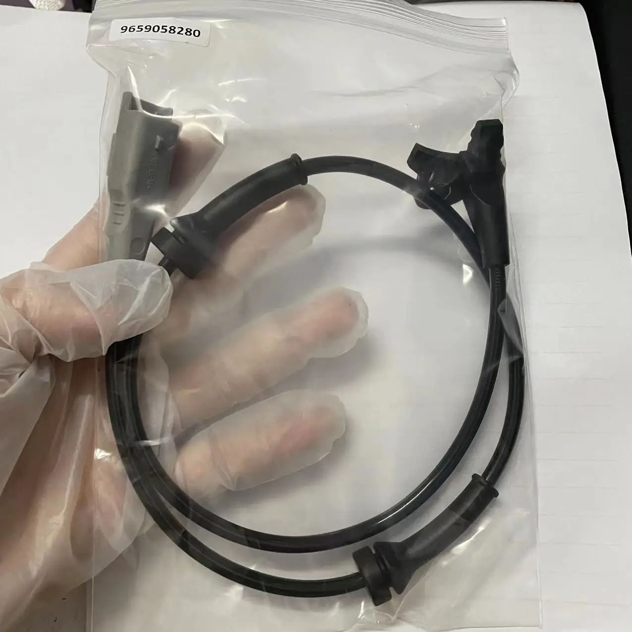 

Датчик скорости колеса ABS передний левый/правый для PEU-GEOT 307 308 408 Citroen C4 9659058280 96353847 454588 0265007423 4545K3 4545.C3