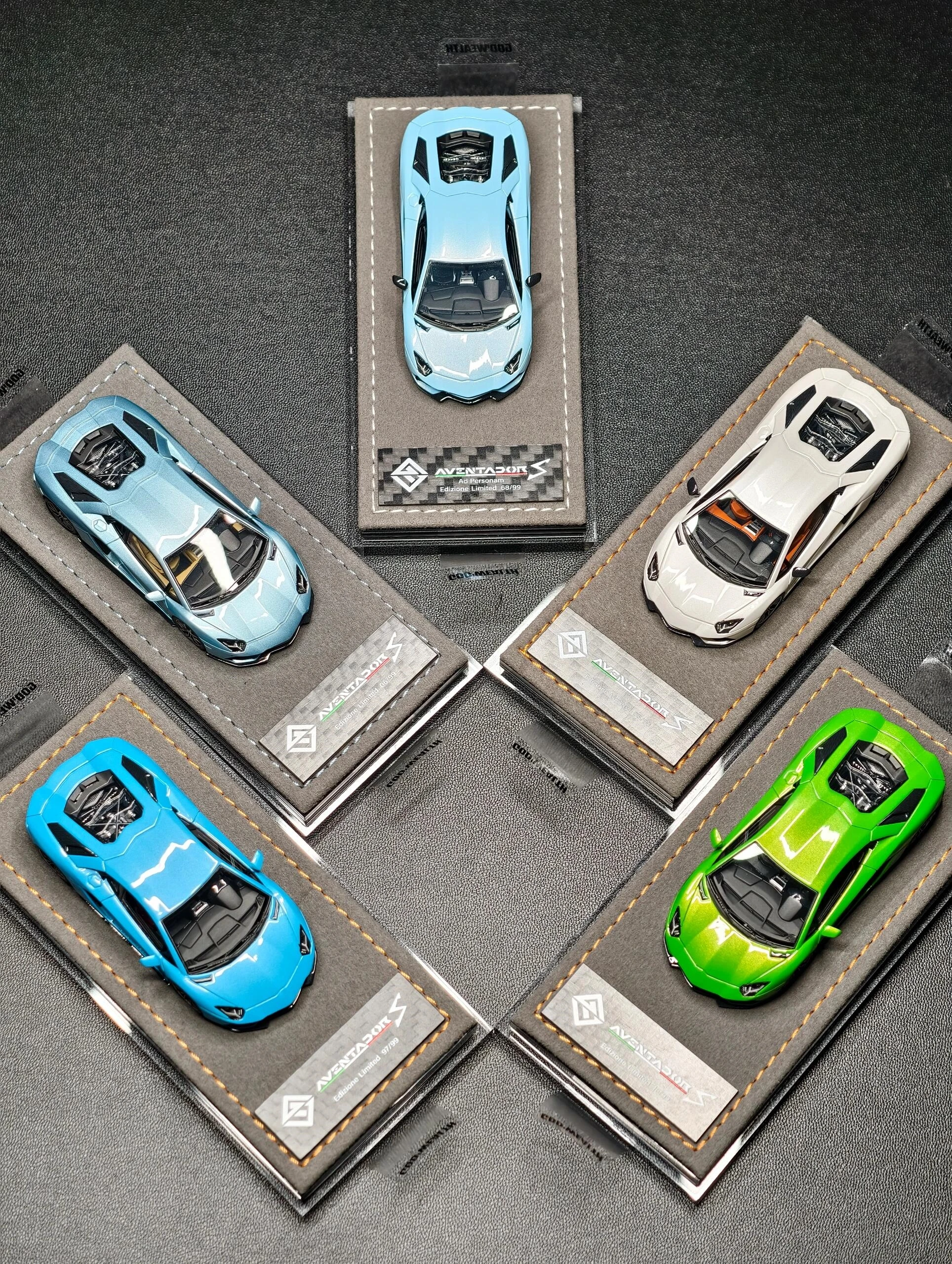 

GW God Wealth 1:64 Aventador S 740-4 Diecast Model Car Resin Limited edition