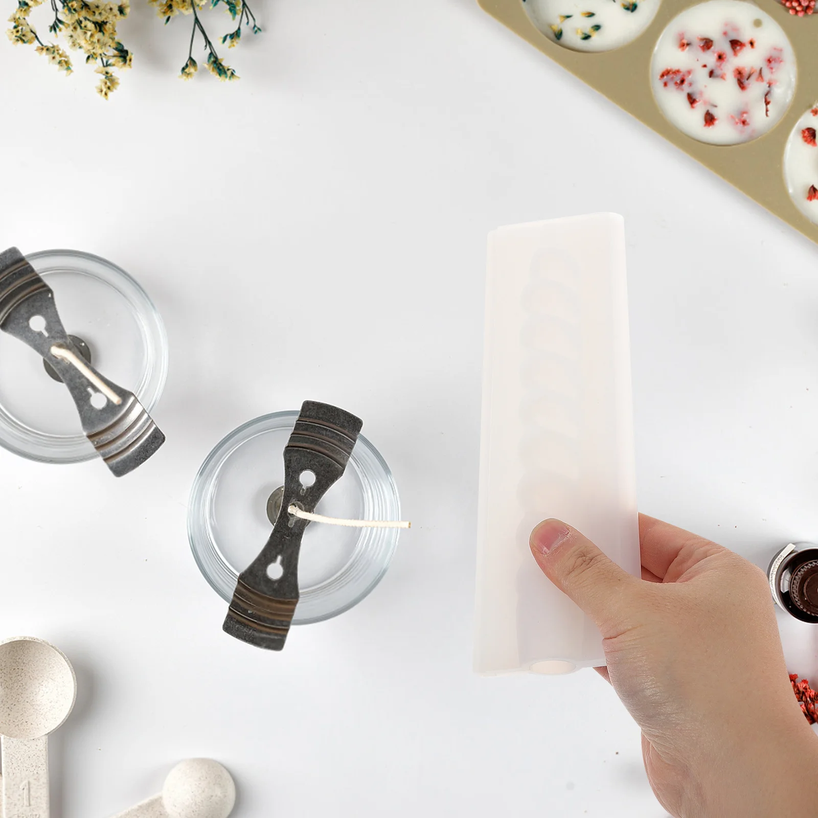 

2Pcs Long Twist Spiral Silicone Molds Cylinder Shape for DIY Making Aromatherapy Handmade Candles Home Decoration