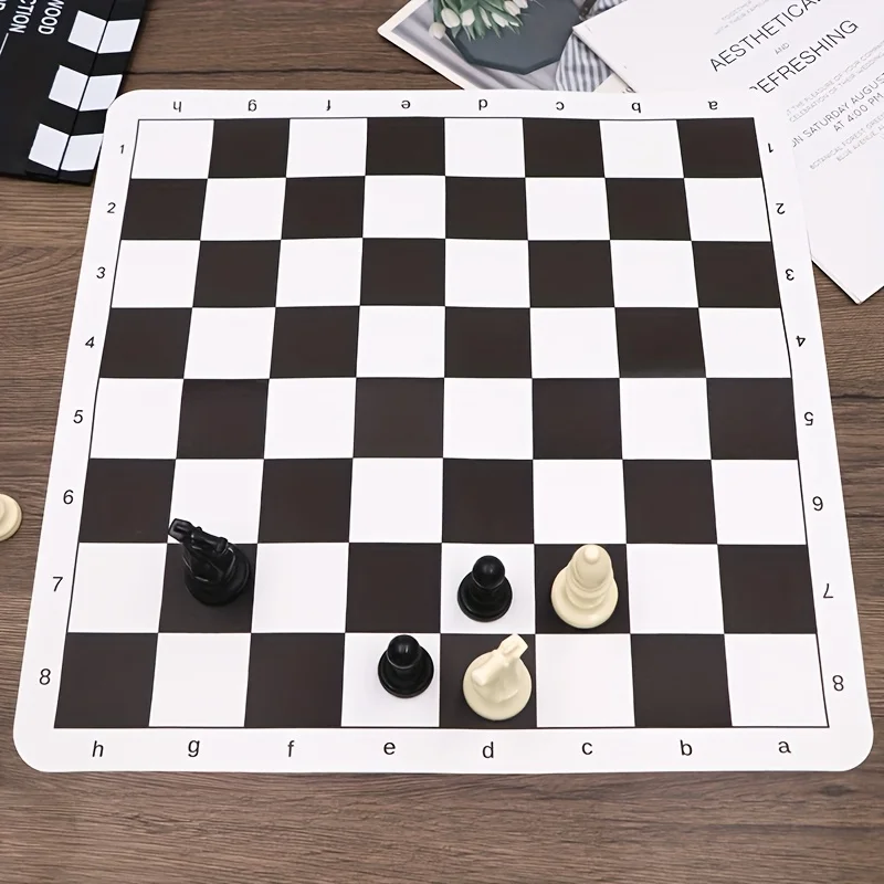 

1Pc High-Quality Pu Imitation Leather Chess Board Game [Chess Pieces Not Included], Suitable for Use by Friends and Teachers Who Are Interested in Chess, Unisex, Suitable for All Seasons, Perfect Birthday Gift for Chess Enthusiasts, Anniversary Gift