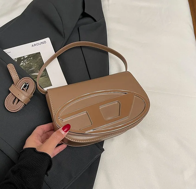 حقائب نسائية عصرية جديدة، حقائب يد فاخرة متعددة الاستخدامات بتصميم متخصص، حقائب نسائية مائلة للركاب