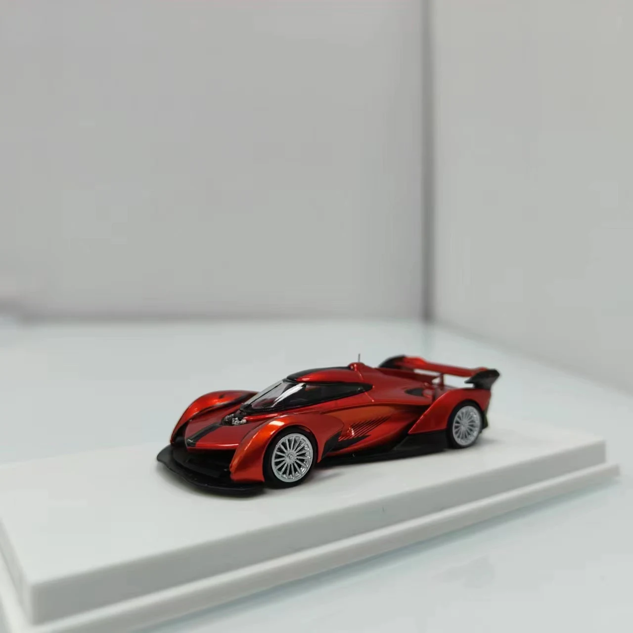 LMLF 1:64 Solus GT White /Orange Diecast Model Car