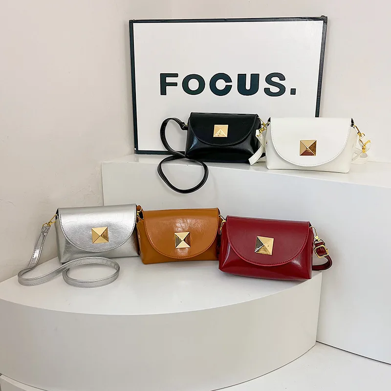 

2025 New Small Square Bag, High-end Versatile Niche Retro Underarm Fashion Design, Shoulder Commuter Messenger Bag