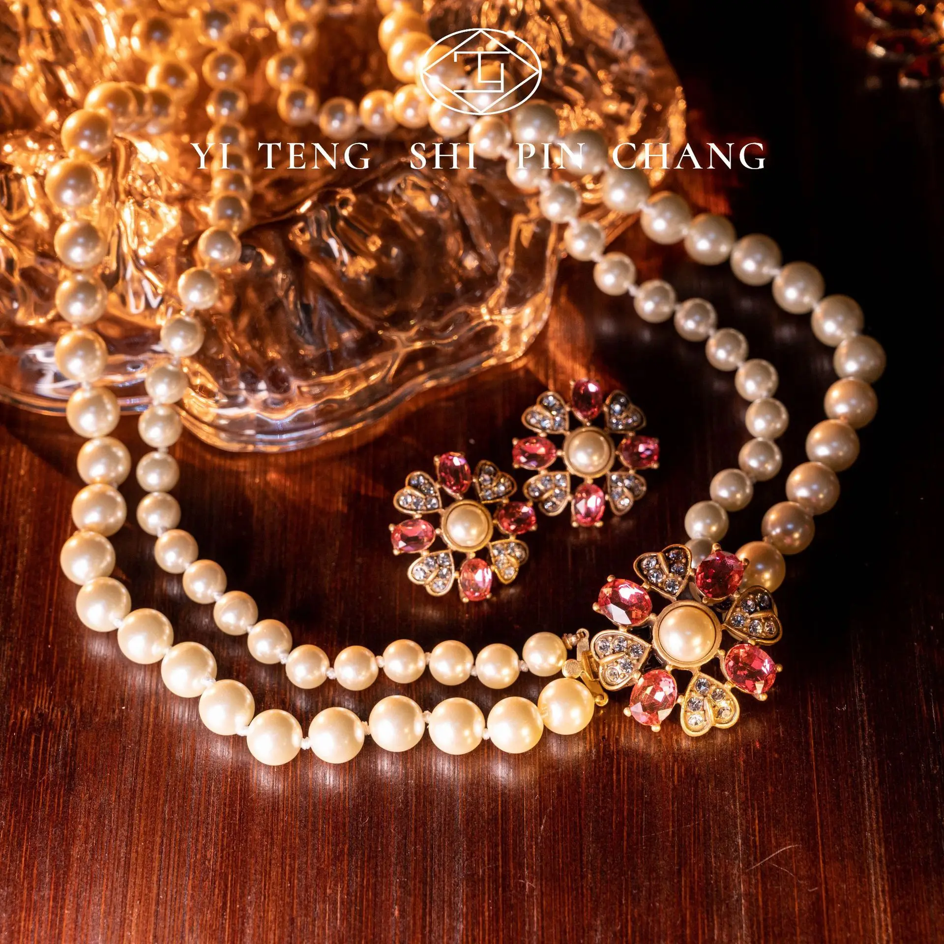 

Fashion vintag medieval sweet handmade glazed white pearl inlaid pink rhinestone old gold-plated necklace set