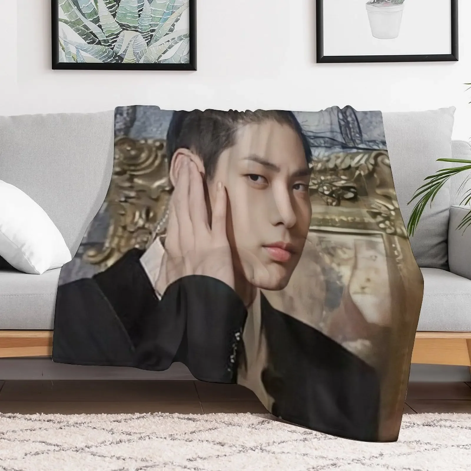 Soobin meme txt Throw Blanket blankets and throws Giant Sofa Decorative Beds Blankets