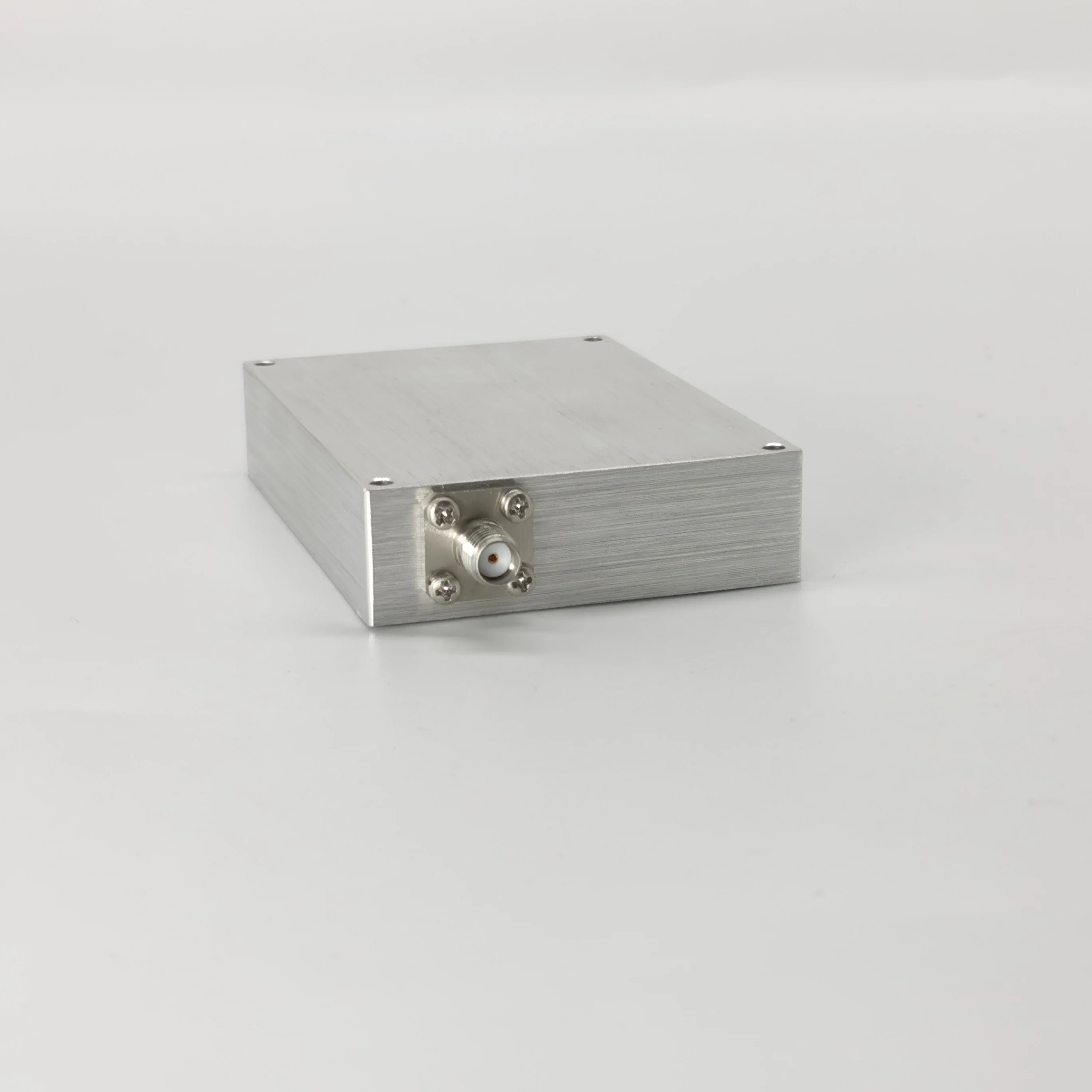 0.5-6GHz 55dB 33dBm SMA Female RF Ultra-wideband P/L/S/C Band Power Amplifier