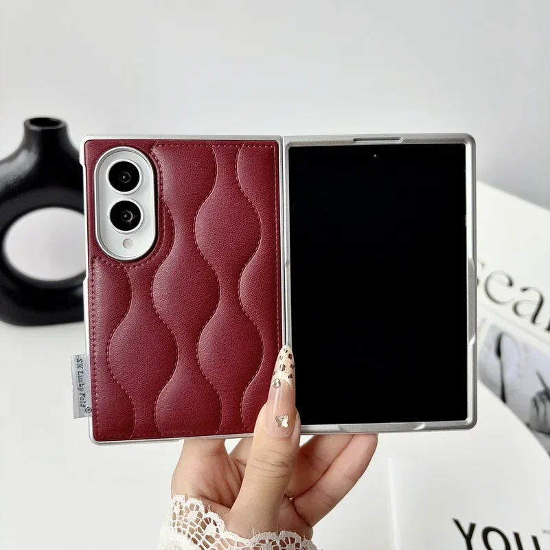 Luxury 3D Wave Grid Downcoat Leather Phone Case for Samsung Z Fold8 Ultra ZFold7 Shockproof Comfortable Grip Flexible Slim Cover