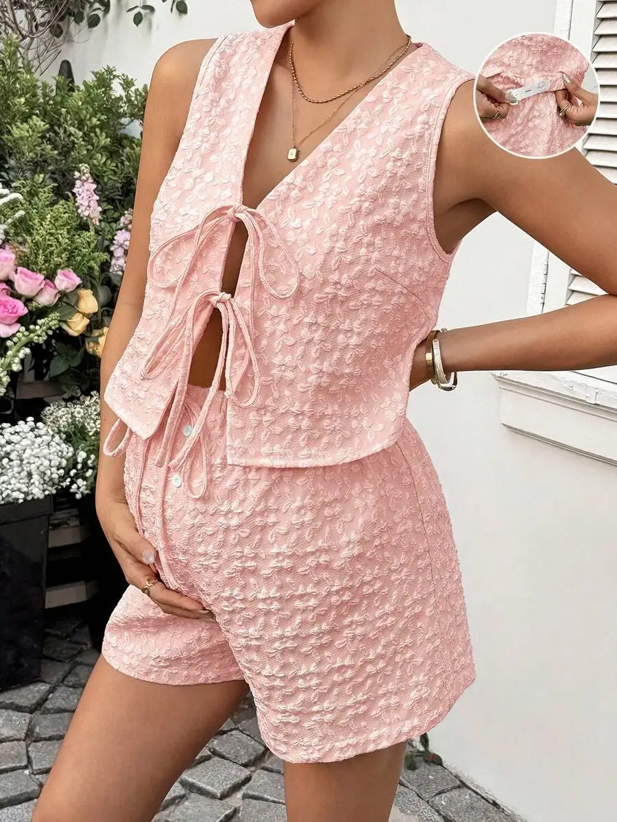 

Maternity Summer Elegant Pink Jacquard Sleeveless Tie Front Top And Adjustable Waist Shorts Two Piece Set