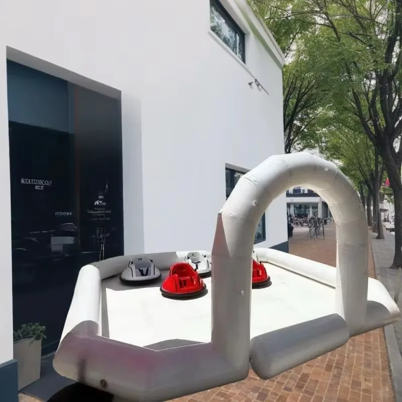 أثر لطيف أبيض وأسود قابل للنفخ مع قوس لتأجير السيارات الممتصة للسيارات والحفلات وتتبع الساحة القابلة للنفخ ومساحة السيارة للأطفال #2