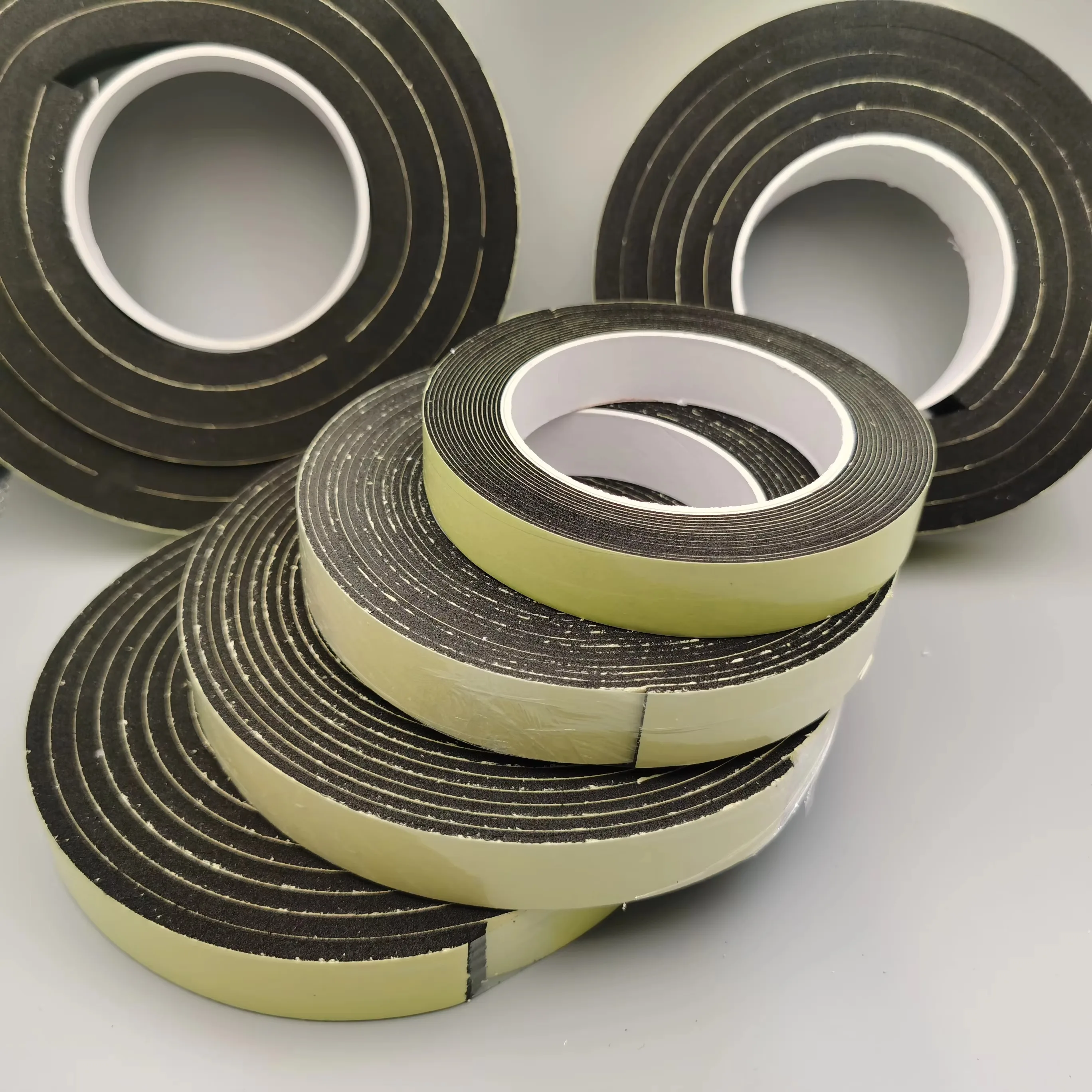 Nastro spelafili autoadesivo spesso 3M 5mm, striscia di tenuta in gomma schiuma per spazi tra porte e finestre, resistente alle intemperie, isolamento ecc.