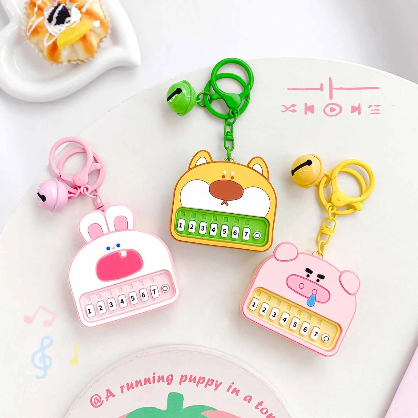 New Fun Cute Little Animal Piano Keychain Pendant Creative Light-emitting Palm Electronic Piano Kids Backpack Pendant Gifts