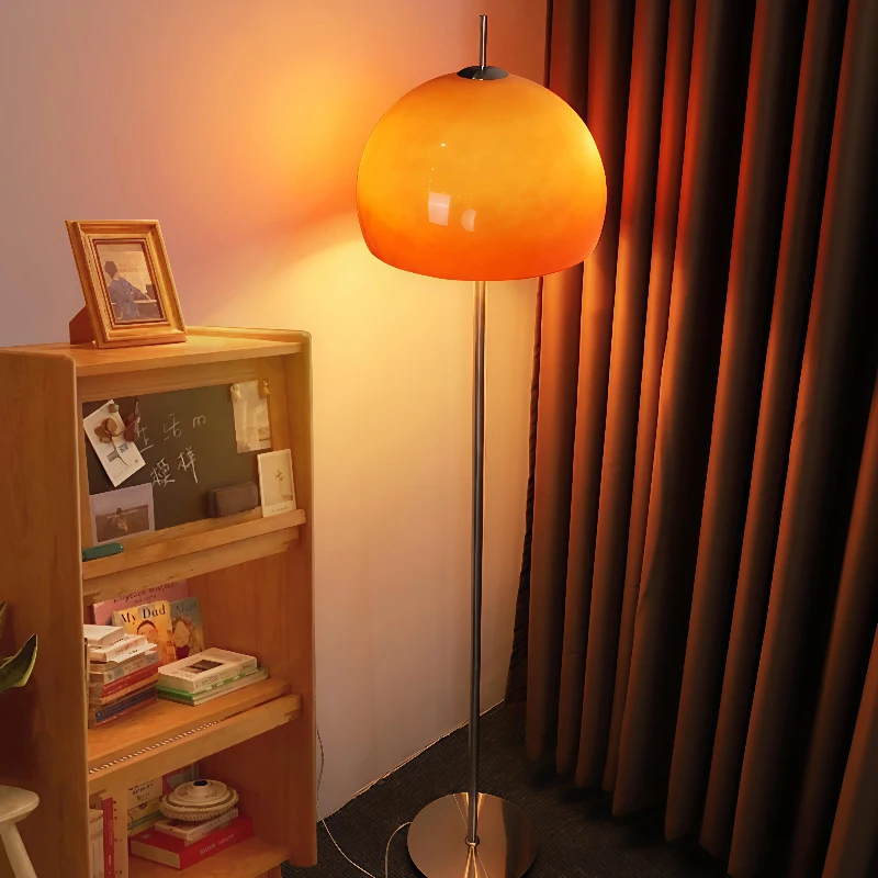 Lámpara de pie LED de cristal Bauhaus para sala de estar nórdica, lámpara de pie con forma de seta naranja degradada, ambiente para sala de estar y dormitorio