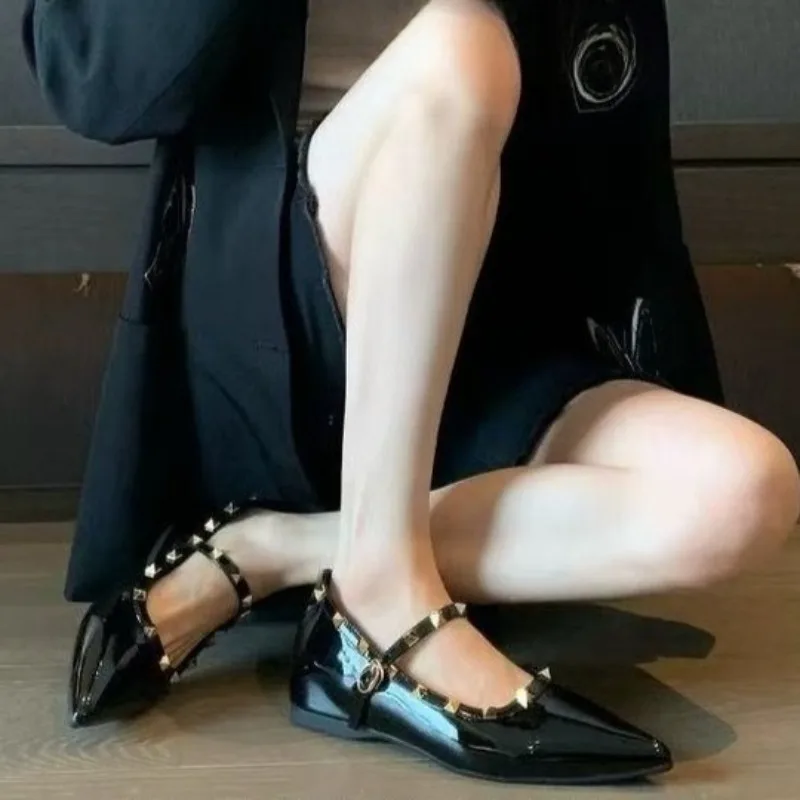 One Buckle Strap Soft Sole Non-Slip Single Shoes Autumn New Pointed Toe Shallow Rivet Non-Slip Low Heel Shoes