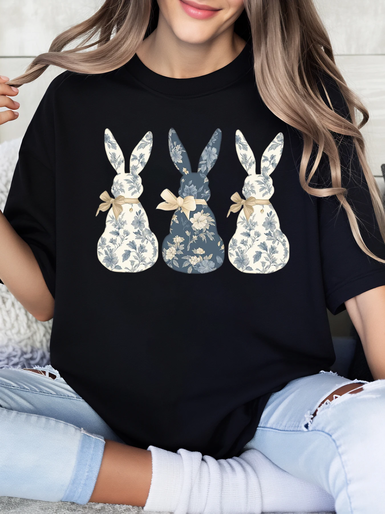 

Floral Bunny Print Easter T-Shirt Women Casual Spring Outfit Black Plus-Size