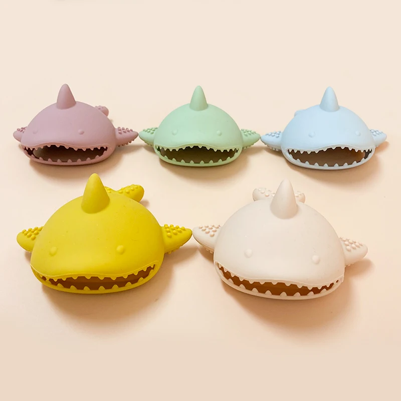 

1pcs Silicone Shark Baby Bracelet Teether Rodent Teething Toys Chewable Baby Products Nursing Gift