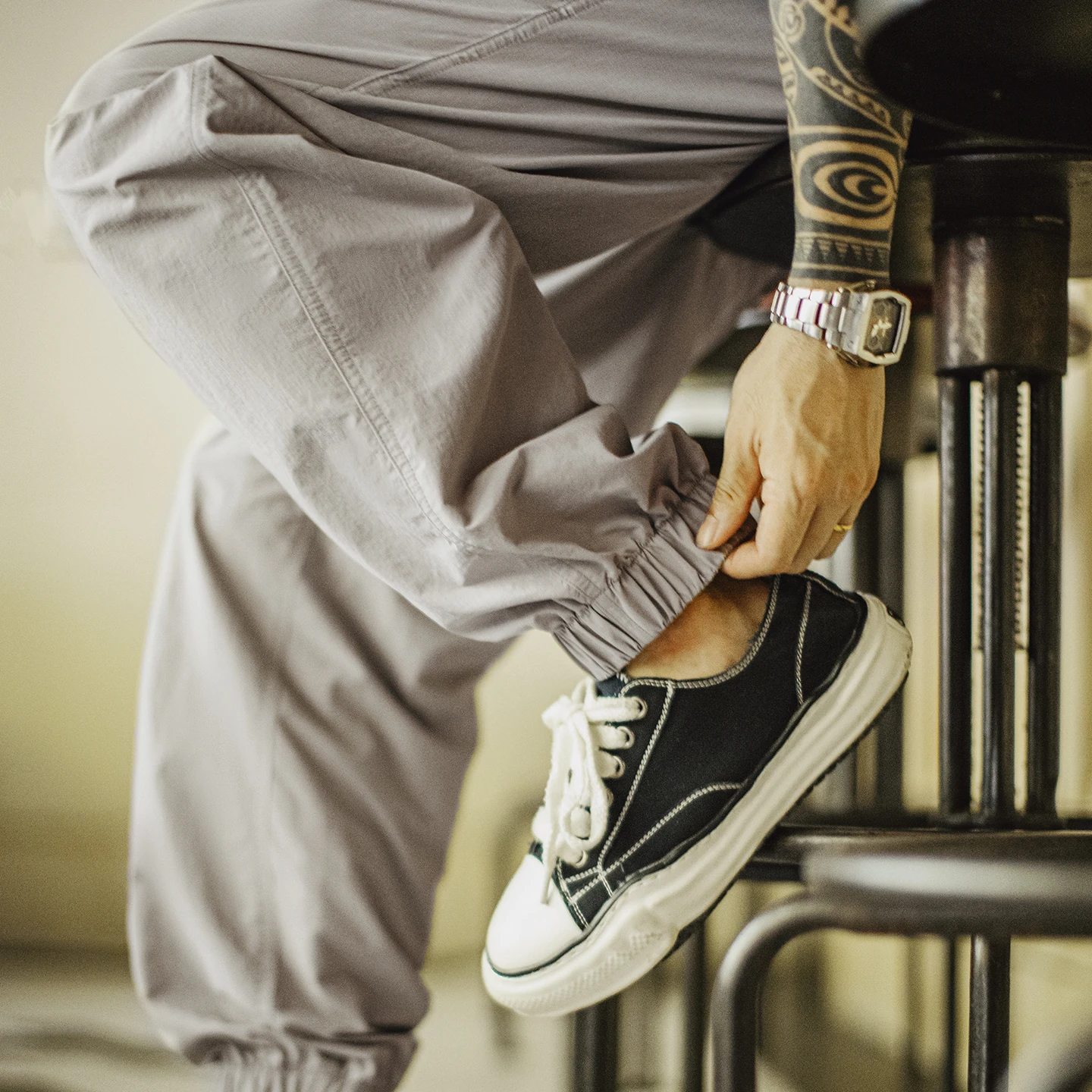 กางเกงลำลอง Maden แบบมีขอบรัด  กางเกงกันน้ำสำหรับกิจกรรมกลางแจ้ง กางเกงขายาวผู้ชาย น้ำหนักเบา เอวยางยืด สีพื้น สำหรับสวมใส่สไตล์สตรีทแวร์