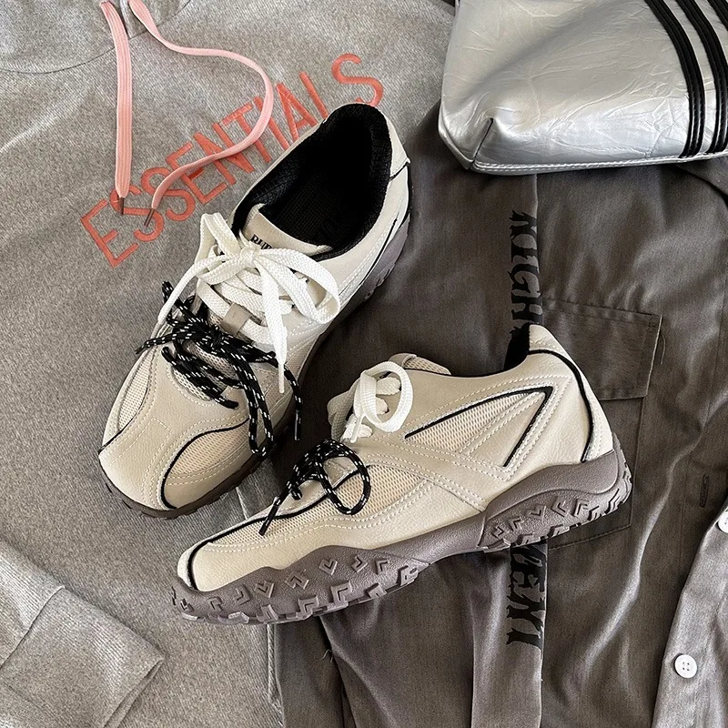 

Новые женские кроссовки 2026 года: высококачественные модные женские туфли на плоской подошве, дышащие мужские повседневные туфли на шнуровке для спорта и бега