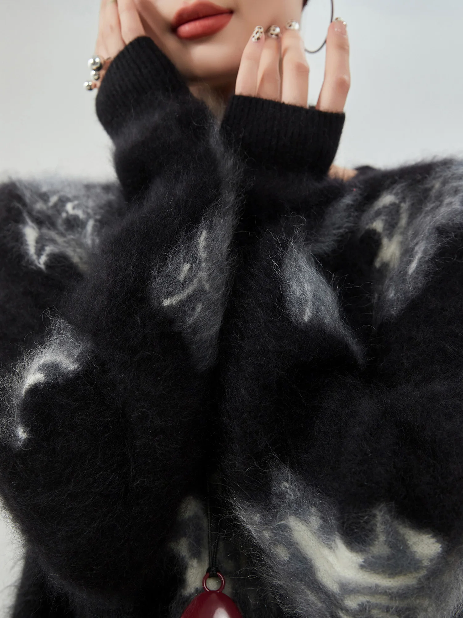 

Bla Contrast Color Knitted Sweater Women's round Ne Mouton Embroidery Vintage Loose Fit Winter Faion Online Exclusive