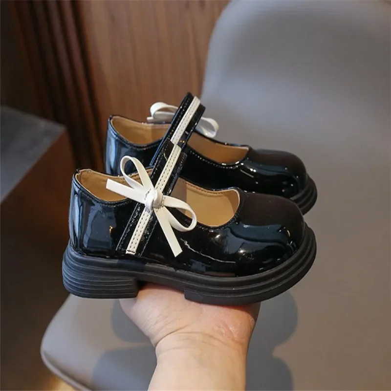 Chaussures en cuir à semelle souple pour enfants, chaussures de princesse à nœud doux, chaussures de performance pour étudiants, noir, petite fille unique, printemps, nouveau, 2024