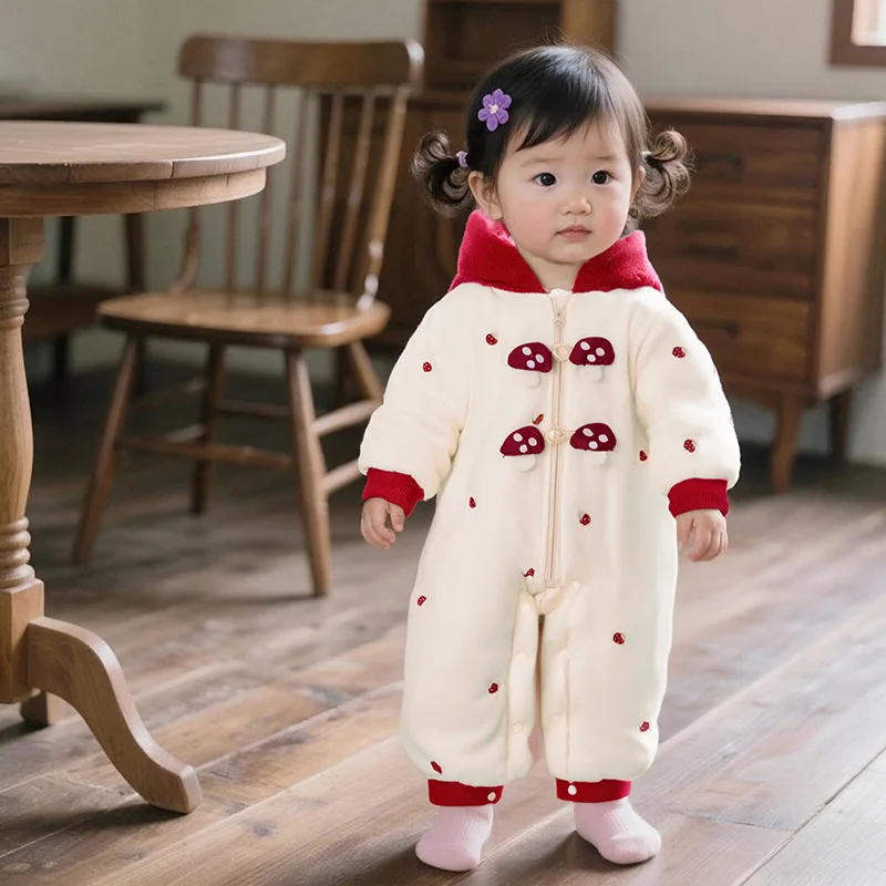 

New Winter Toddler Girl Jumpsuits Mushroom Applique Thicken Warm Newborn Girls Bodysuits Hooded Patchwork Kids Baby Girl Rompers