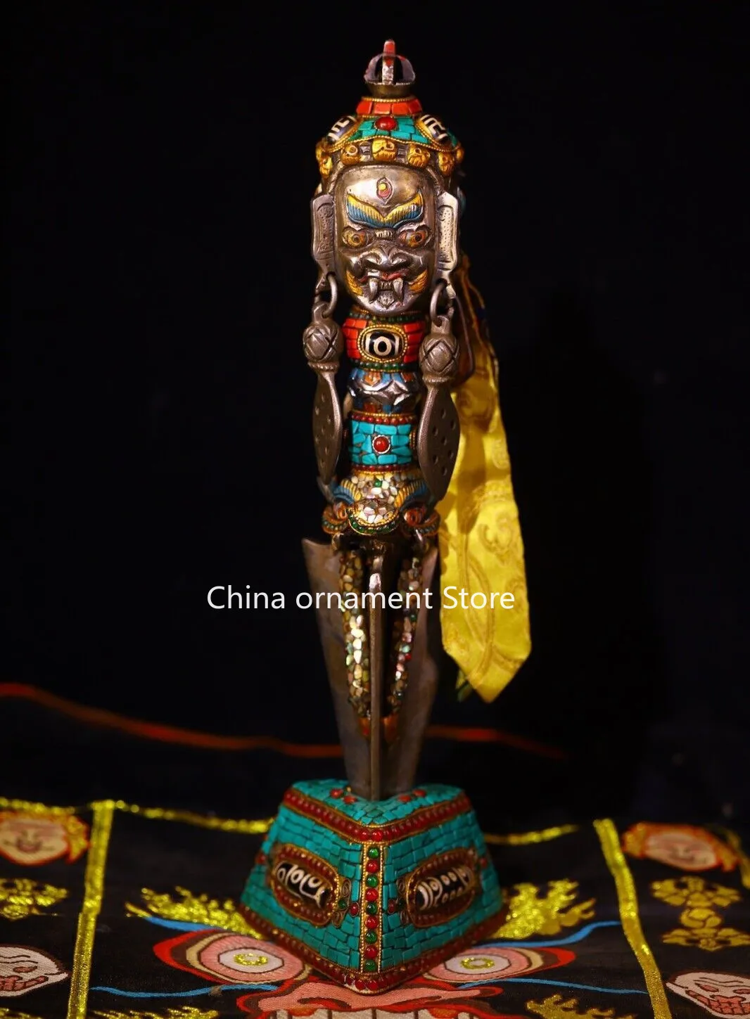 Old Tibet Iron Gilt Skull Head  Trident Exorcism Holder Faqi Statue TQA