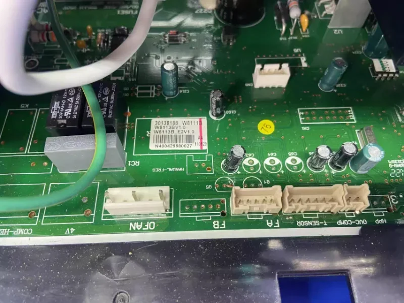 New frequency conversion air conditioning external machine board W8111B motherboard 30138188 electrical box 0260306602