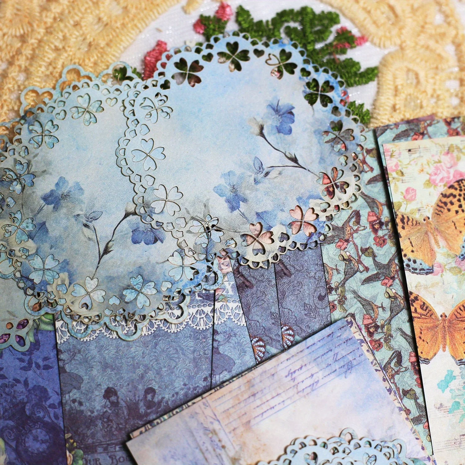 

Journamm 30sheet Scrapbook Paper Vintage Lace Frame Scrapbooking Paper for Journaling Supplies Decorative Craft Paper