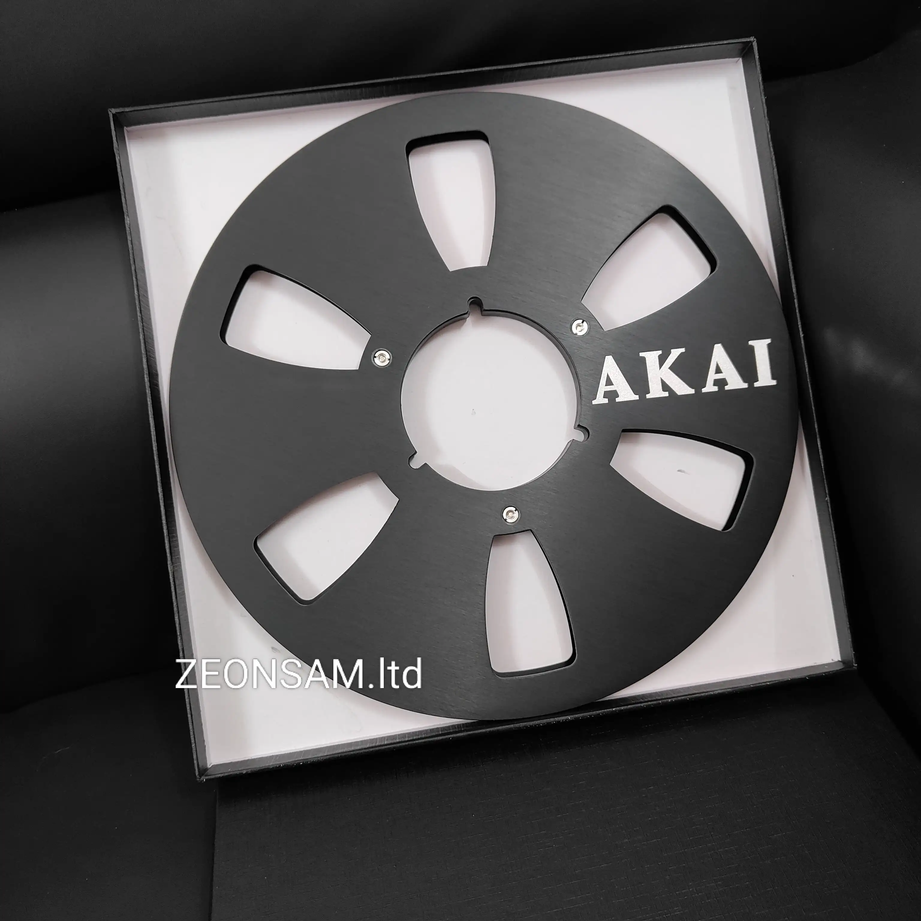 1PairAKAI 10.5