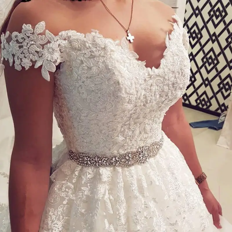 Fashionable White Long Sleeved Elegant Embroidered Mid Waist A-line V-neck Chinese Style Short Wedding Dress Customized