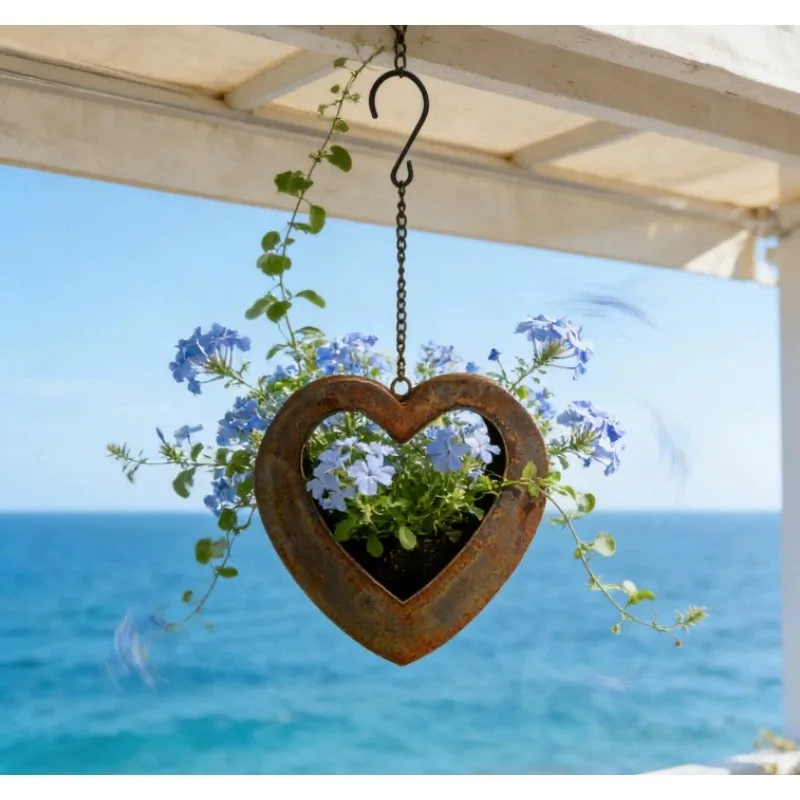 Retro Iron Art Heart-Shaped Hanging Flower Pot Ornament for Outdoor Gardens and Courtyards to Create a Romantic Atmosphere