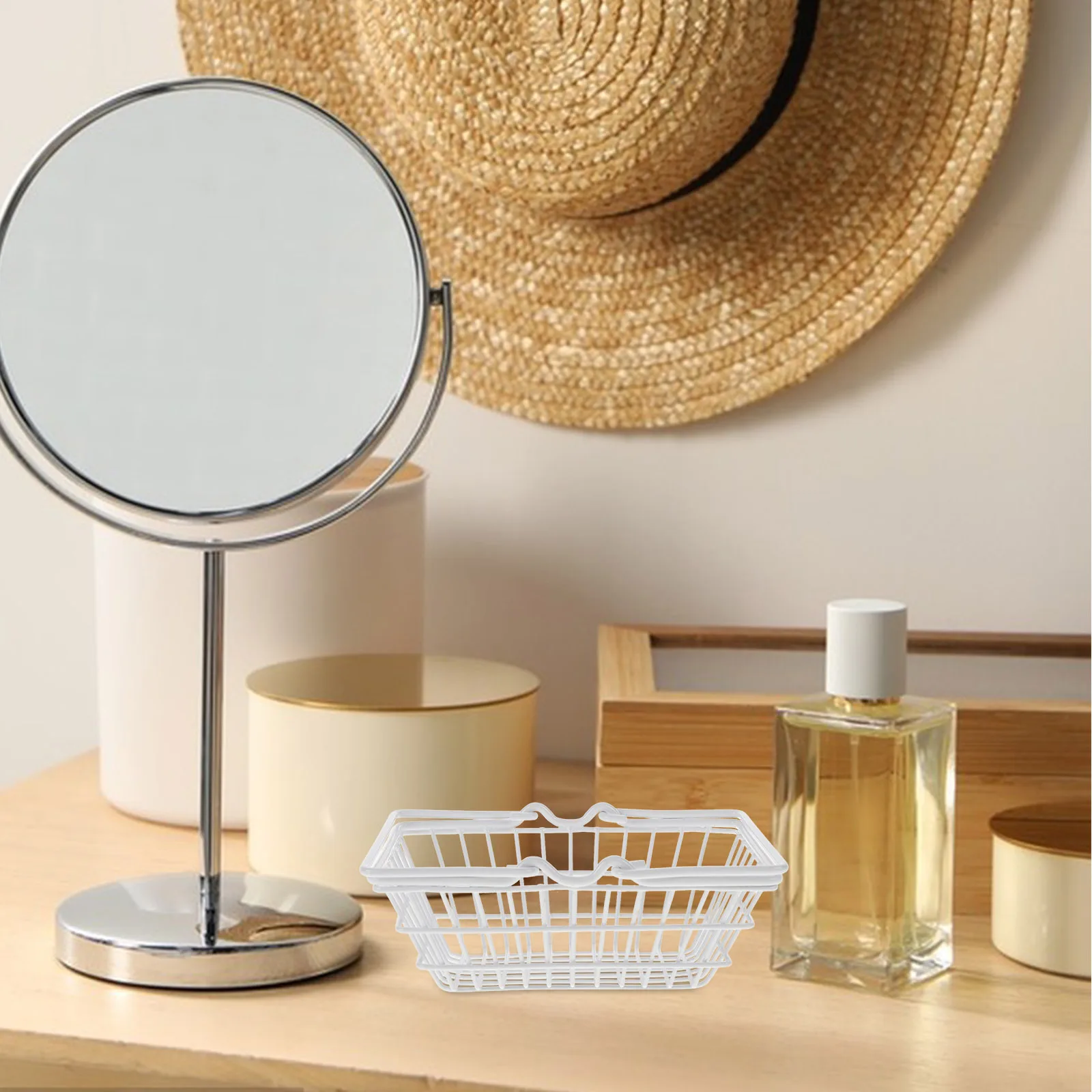 

Compact Small Metal Storage Basket Desktop Organizer Mini Shopping Basket with Handle Suitable for Cosmetics Jewelry Stationery