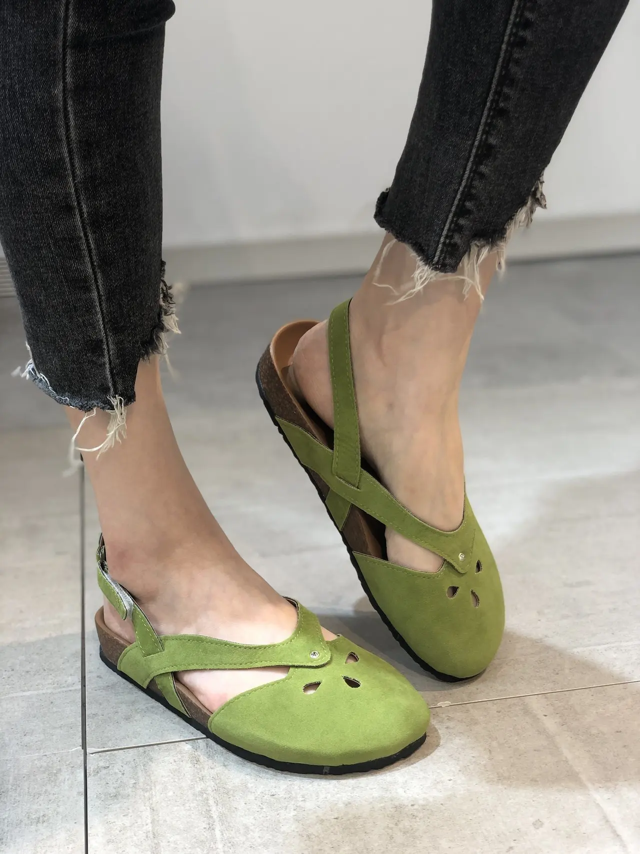 Women's sandals Breathable Hollow Solid And Cap Flat Toe Sandals Ladies Fashion Color Summer Women's elegant sandals woman