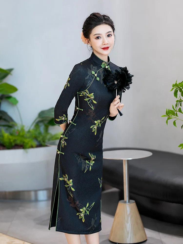 

Осенний элегантный длинный платье-ципао с вышивкой Юйсю, рукавом 7/8, скрывающий живот, для мам старше 50 лет, повседневное, из полиэстера