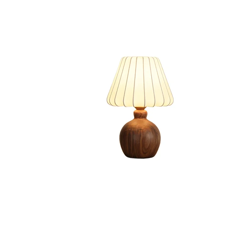 

Medieval retro decorative table lamp New Chinese sofa Bedroom atmosphere Romantic table lamp