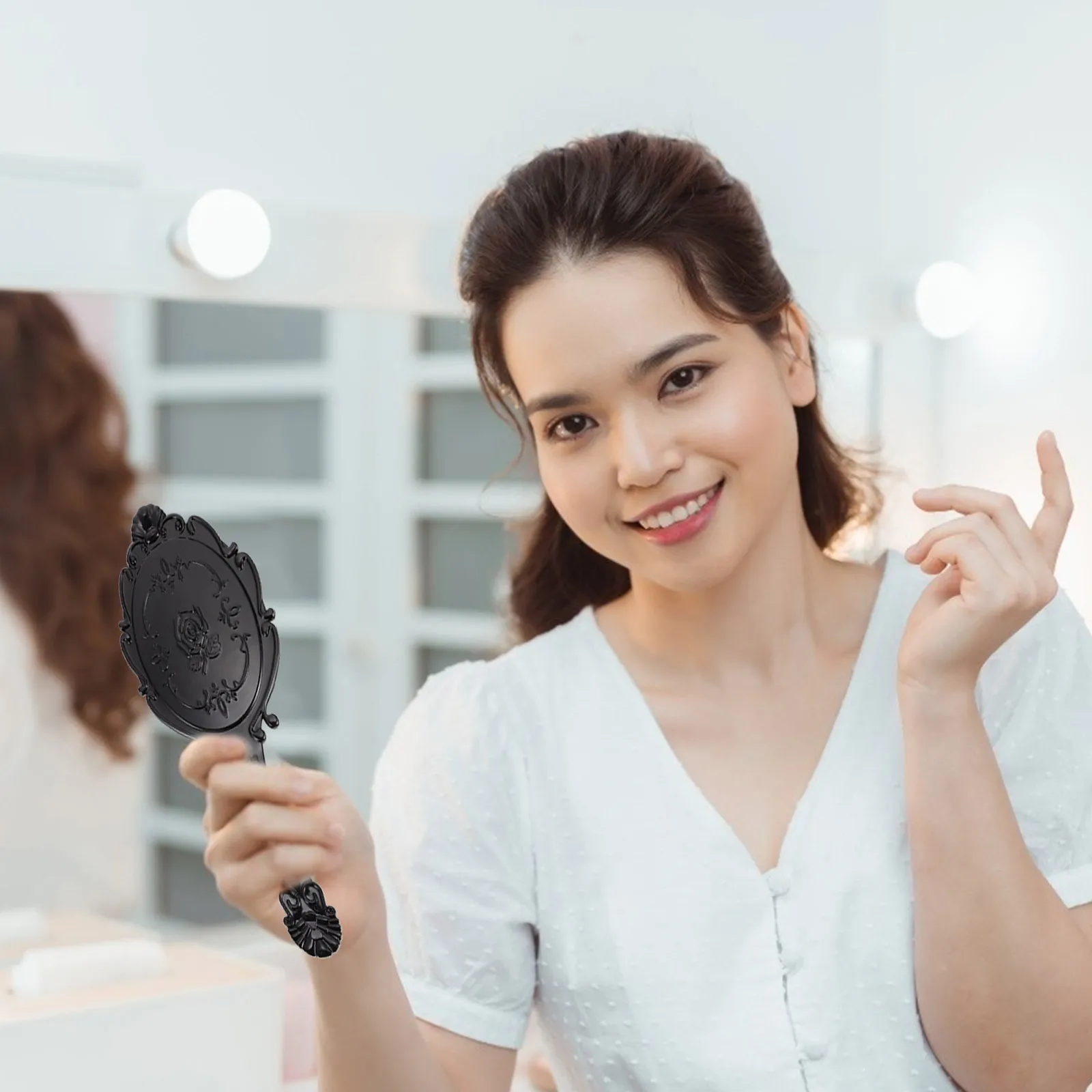 

2Pcs Creative Retro Vintage Makeup Mirror Portable Handheld Vanity Mirror Women Beauty Travel Accessory Makeup Accessory