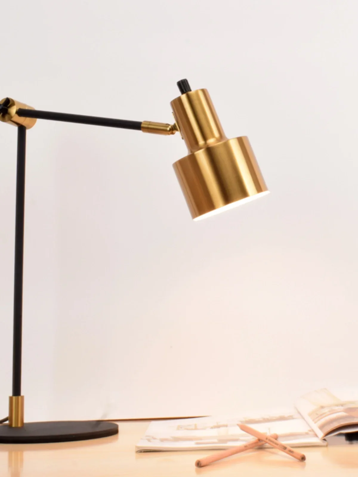 

Nordic Light Luxury Minimalist Study Computer Office Long Arm Desk Eye Protection Desk Lamp