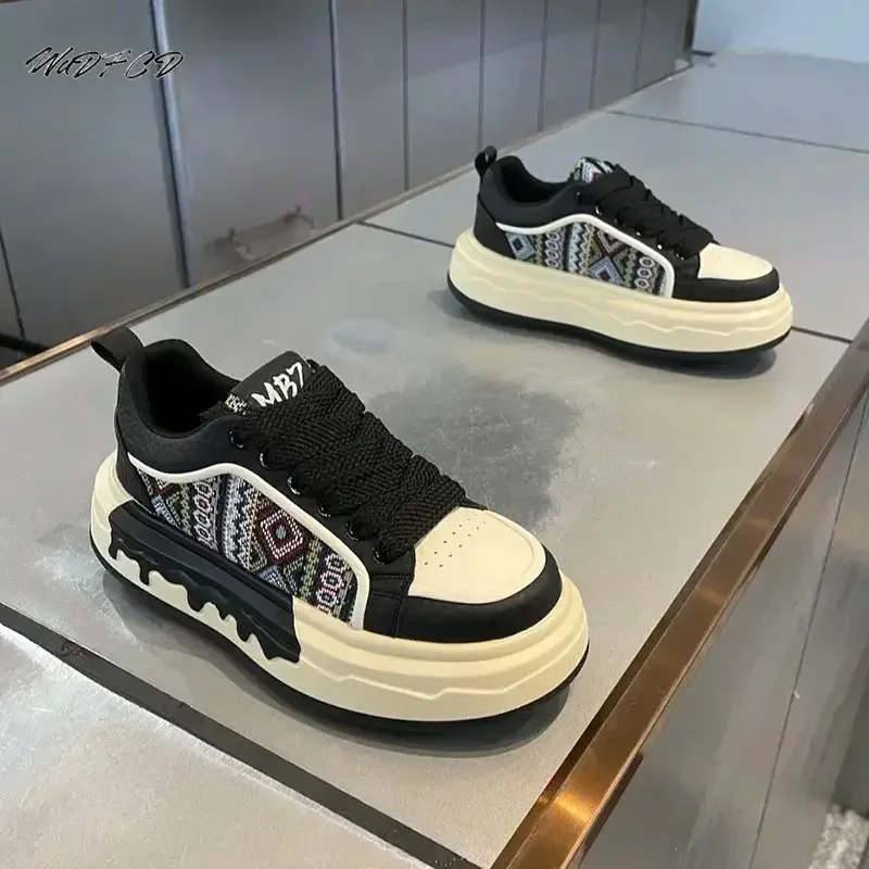 Sneaker Casual Men Original Designer Easy Matching Board Shoes Fashion Leather Fabric Breathable Height Increased Platform Shoes