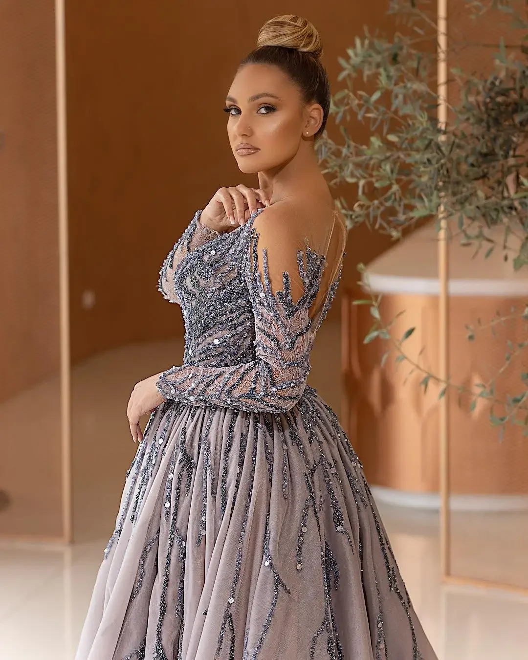 Luxury long-sleeved see-through round neck beaded sequins banquet party formal performance host dress