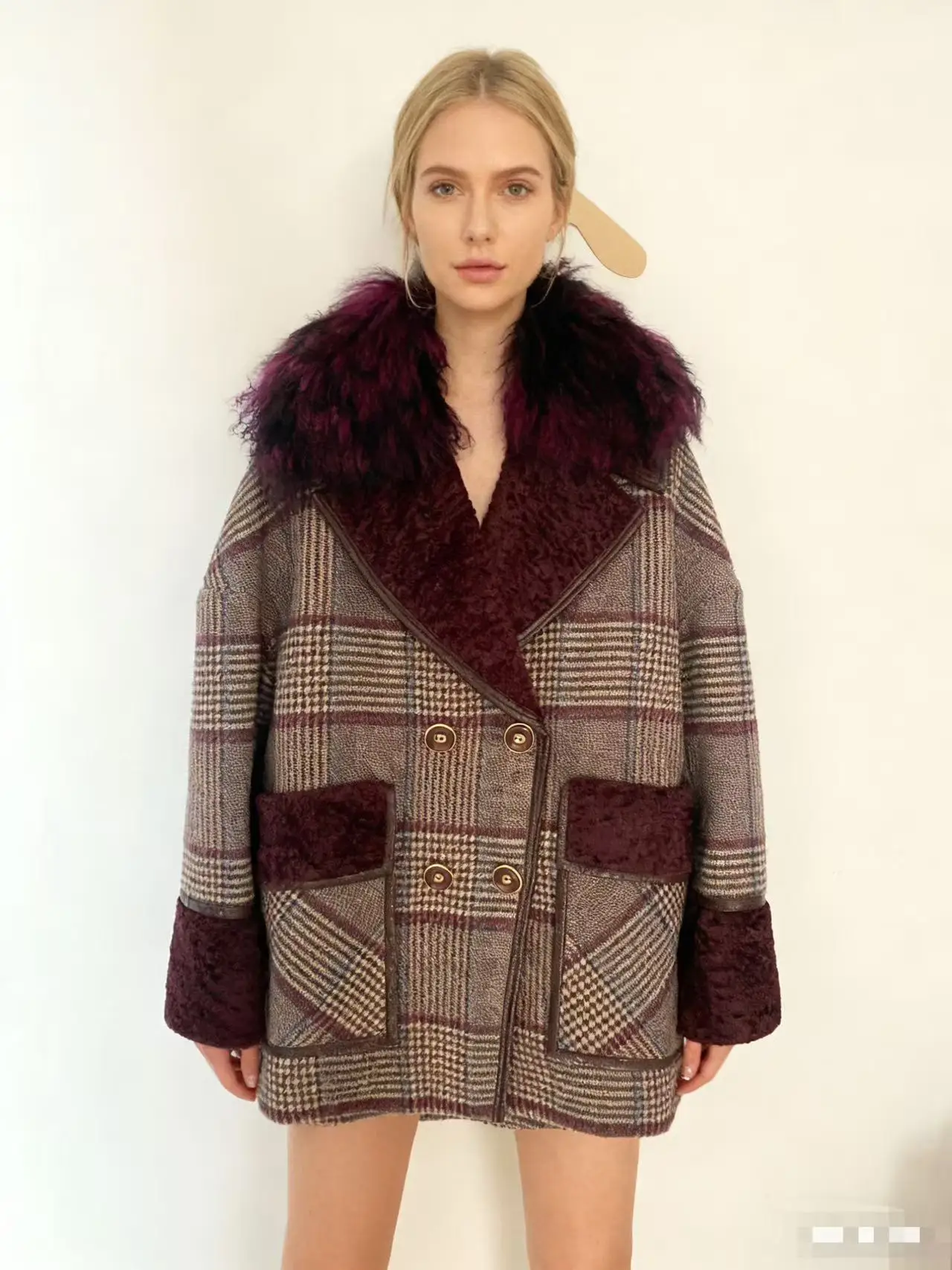 

Retro-Chic Detachable Fur Collar Wool Blend Coat New Arrival 2025