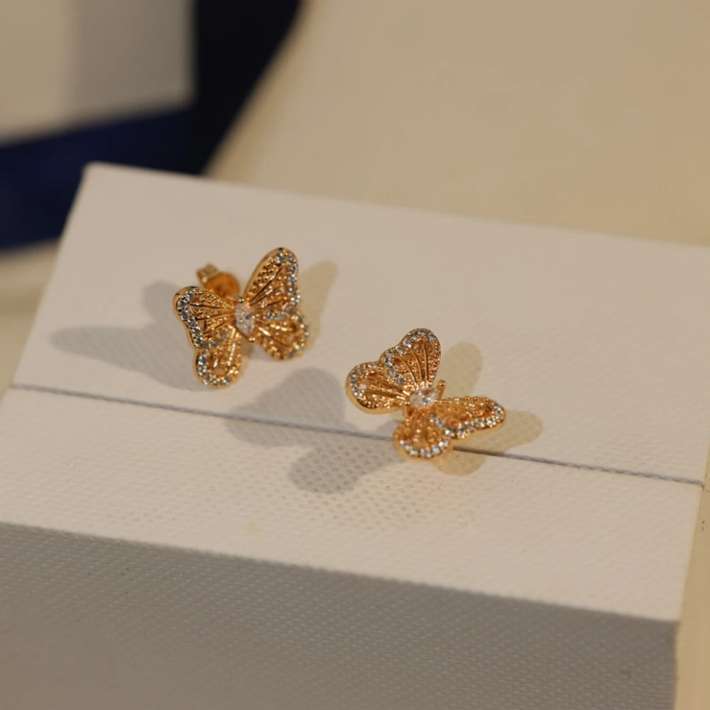 Hollow Out Butterfly Earrings Zircon Inlaid Shiny Exquisite Design Unique Beautiful Light Luxury High-Quality Jewelry