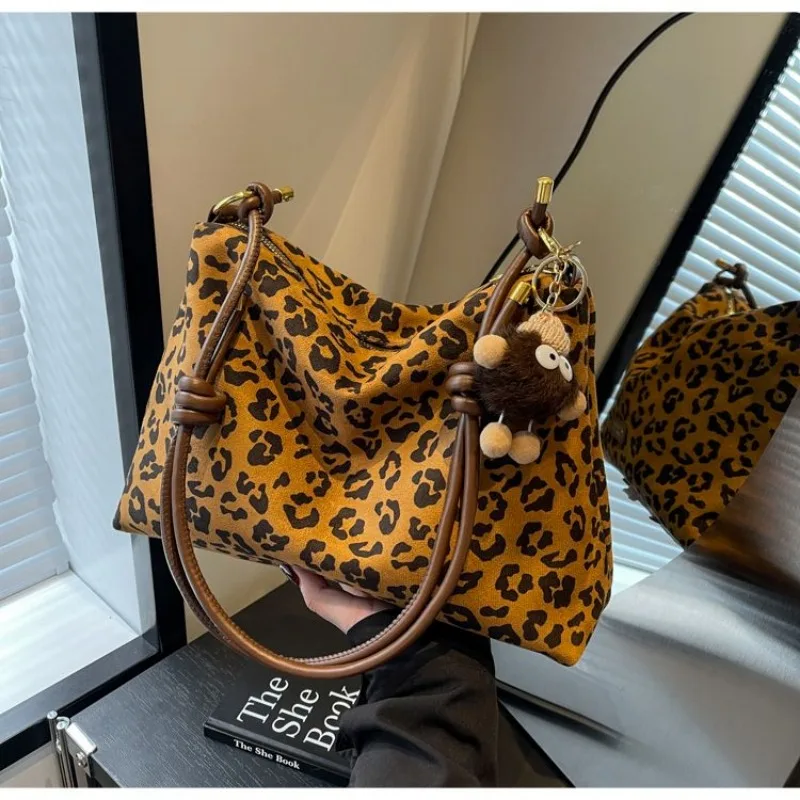 

Leopard print bag women's large capacity 2025 new autumn and winter casual all-in-one cross-body bag canvas commuter Tote bags