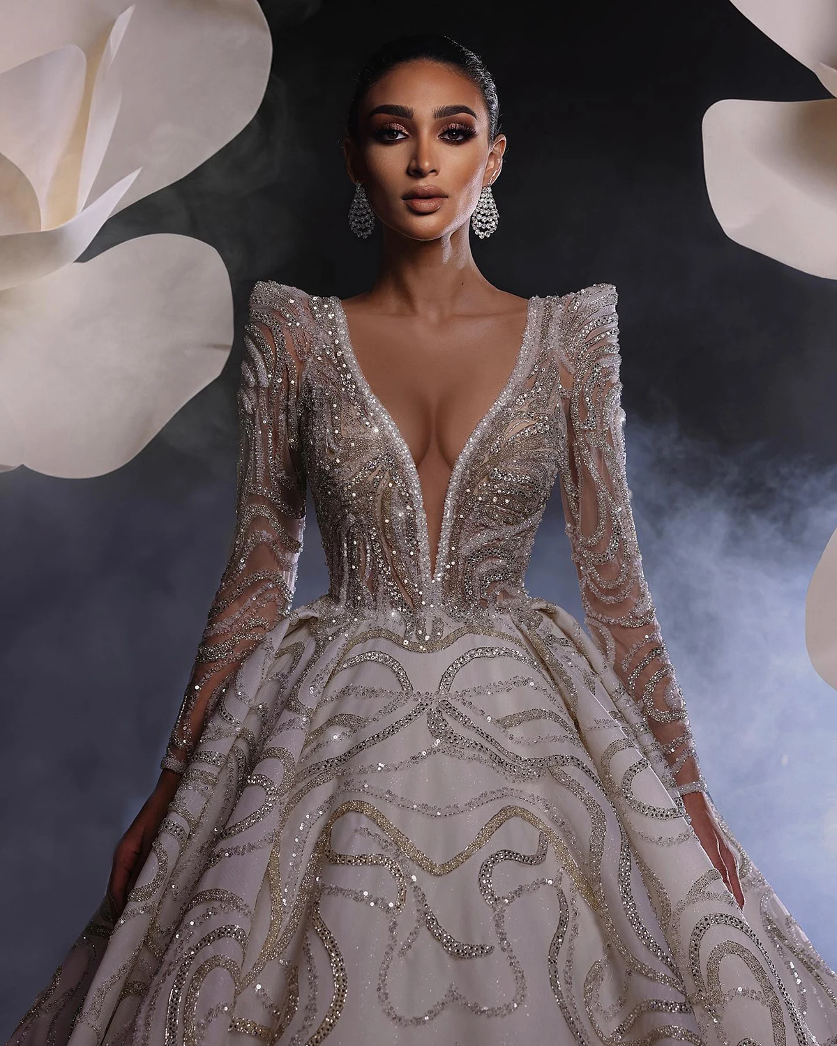 Robe de Mariée en Dentelle à Paillettes, Magnifique Tenue de Bal, Col en V Profond, Appliques, sur Mesure, Manches sulf, Traîne