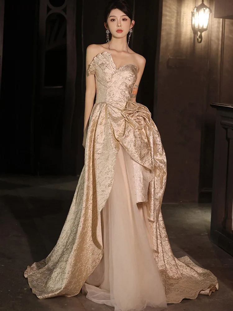 

Champagne host's light luxury niche and elegant student art examination performance dress