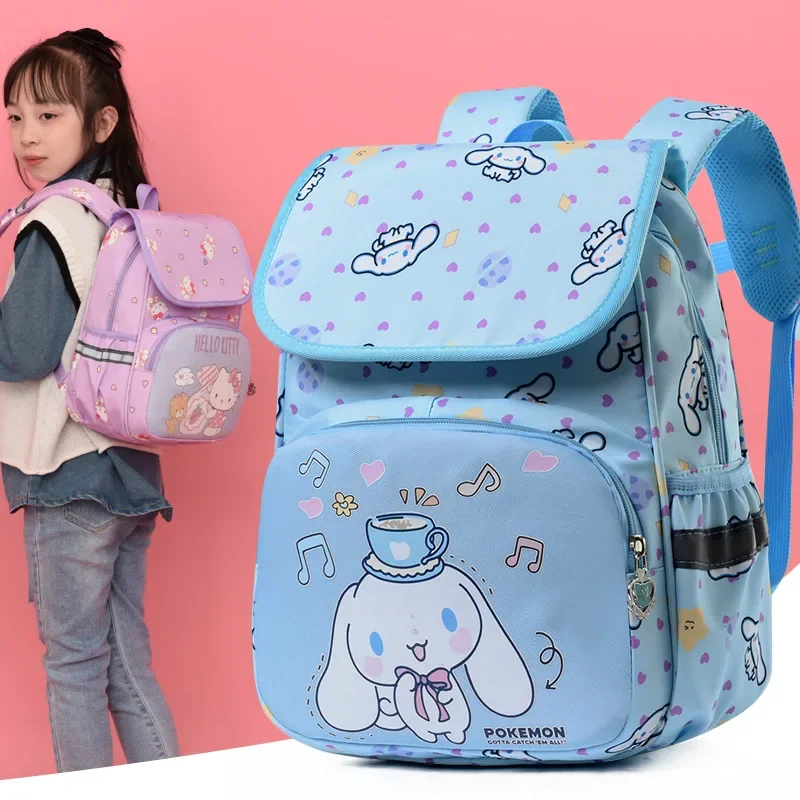 Sanrio กระเป๋านักเรียนสำหรับนักเรียน, ใหม่ Hello Kitty ความจุขนาดใหญ่ลำลองและน้ำหนักเบามีแผ่นรองไหล่กันน้ำกันรอยเปื้อน