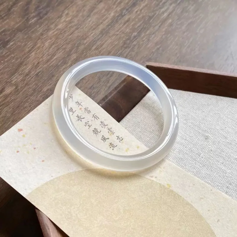 

New Natural High-ice Agate Chalcedony Bracelet, Fashionable and Versatile Simple Jewelry