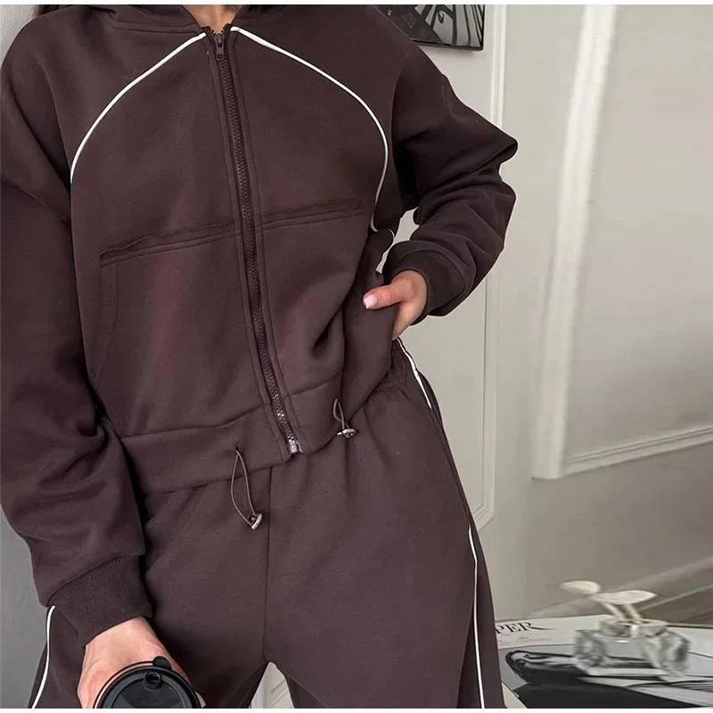 Damen-Hosen 2-teiliges Set: Kapuzenjacke mit langen Ärmeln und Reißverschluss, elastische Taille, weit geschnittene Hose, schicke Damen-Sportbekleidung, neues Herbst-Outfit. – Detail 7