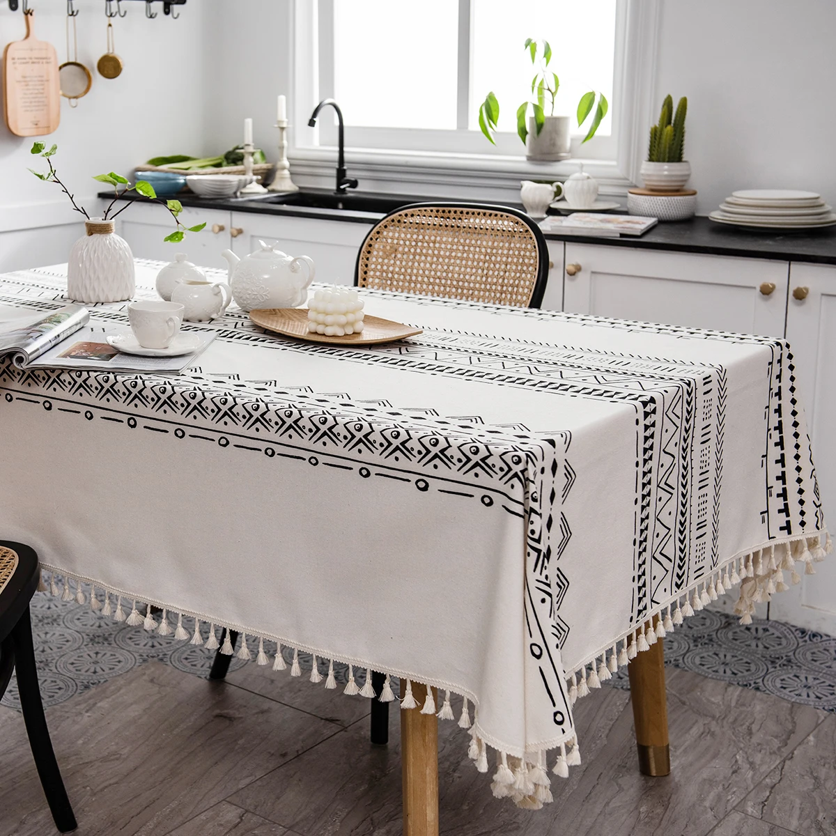 Tovaglia stampata in poliestere 1PC, stile Boho, tovaglia decorativa con nappe Beige stampata geometrica, per il tavolo da pranzo Squard